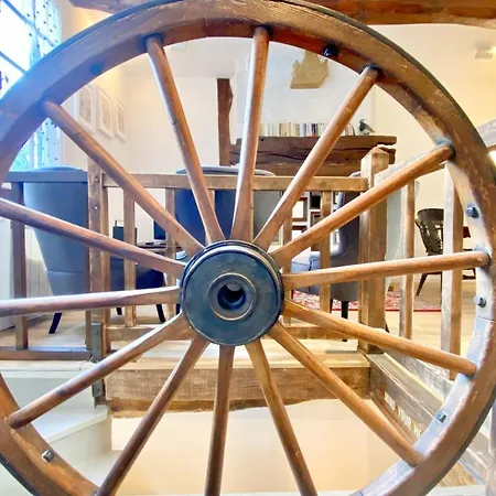 La Terrasse Notre Dame - Character House - 4p - Center *